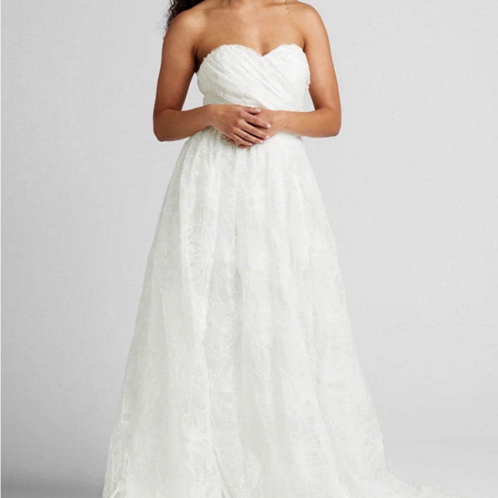 Elegant White Strapless wedding Dress size 14